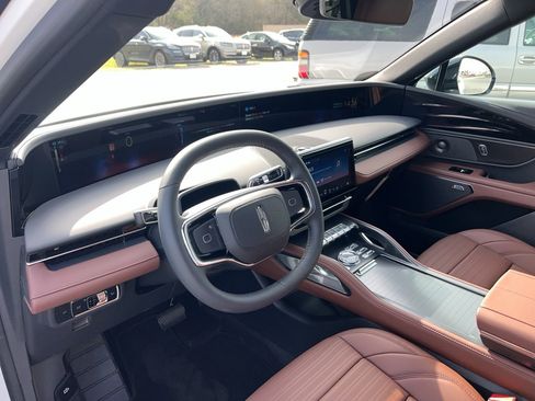 New 2026 Lincoln Nautilus Reserve image 8