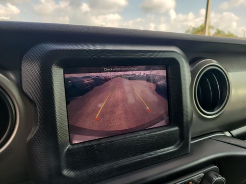 Used 2020 Jeep Wrangler Unlimited Sport S AWD/4WD image 22