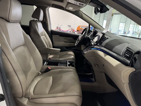Used 2024 Honda Odyssey Elite image 39