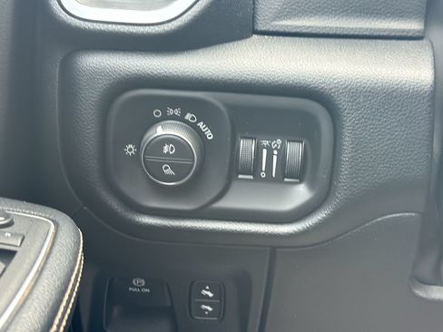 Used 2022 RAM 1500 Laramie RWD image 17