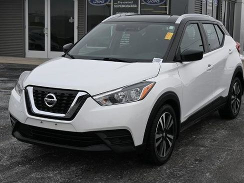 Used 2018 Nissan Kicks SV image 5