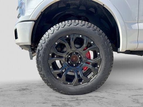 Used 2019 Ford F150 Platinum w/ FX4 Off-Road Package AWD/4WD image 16