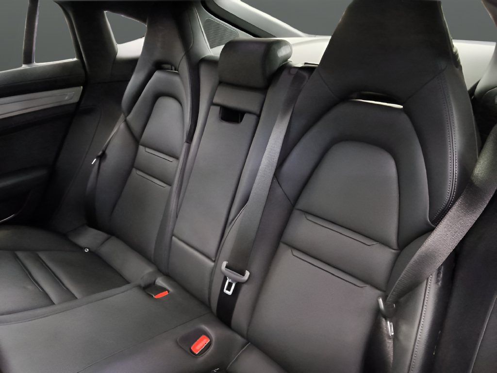 Used 2023 Porsche Panamera 4 w/ Premium Package AWD/4WD image 15
