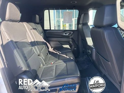 Used 2024 Chevrolet Suburban LT image 19