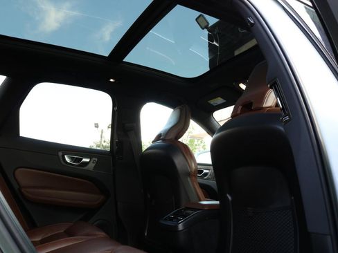 Used 2022 Volvo XC60 B5 Inscription w/ Climate Package AWD/4WD image 48
