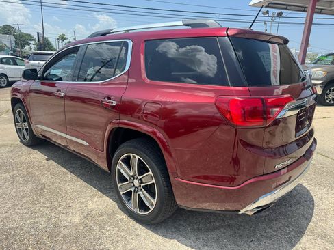 Used 2017 GMC Acadia Denali w/ Technology Package FWD image 2