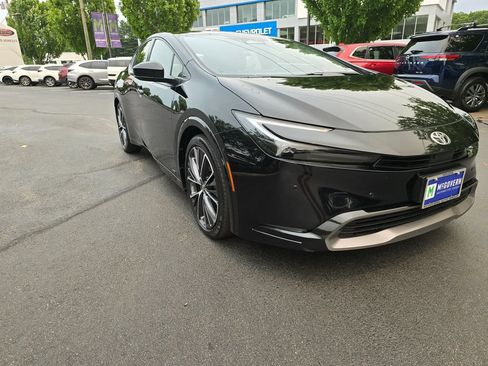 Used 2024 Toyota Prius Limited w/ Limited Premium Package AWD/4WD image 10
