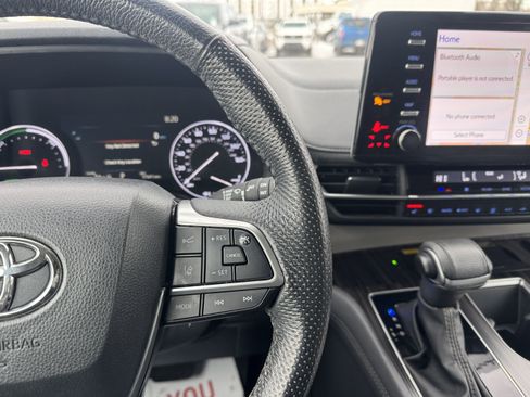 Certified 2023 Toyota Sienna Limited image 25