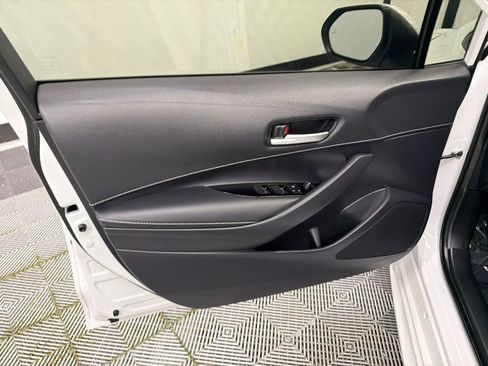 Used 2025 Toyota Corolla SE w/ SE Package FWD image 10