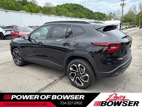 Certified 2024 Chevrolet Trax RS w/ Driver Confidence Package FWD image 3