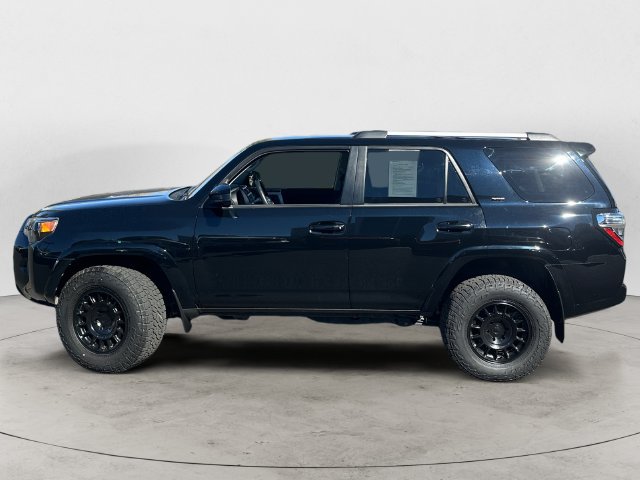 Used 2024 Toyota 4Runner SR5 AWD/4WD image 8