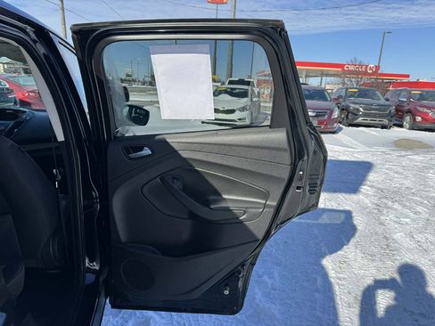 Used 2017 Ford Escape SE image 24