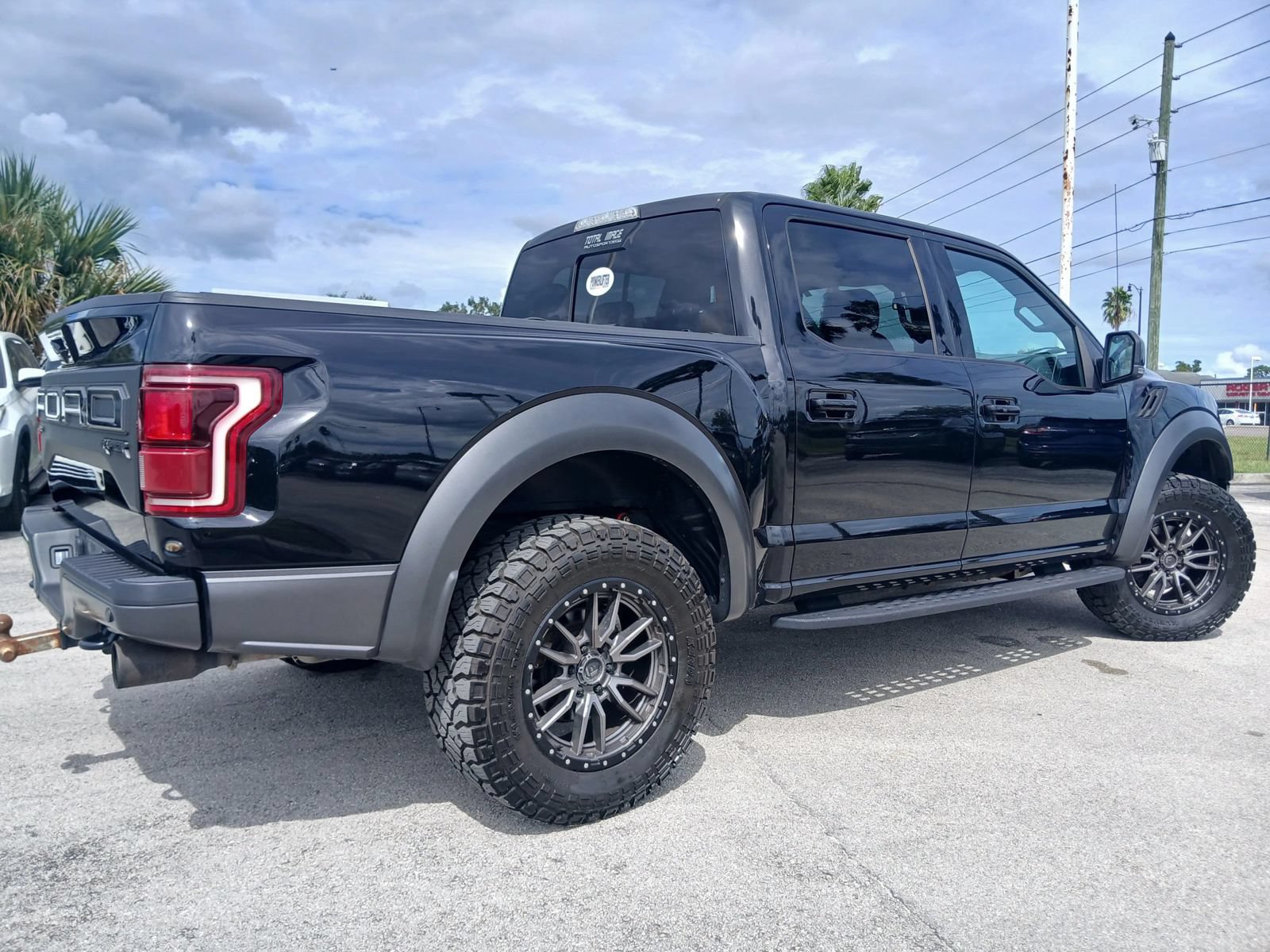 Used 2019 Ford F150 Raptor w/ Equipment Group 802A Luxury AWD/4WD image 6
