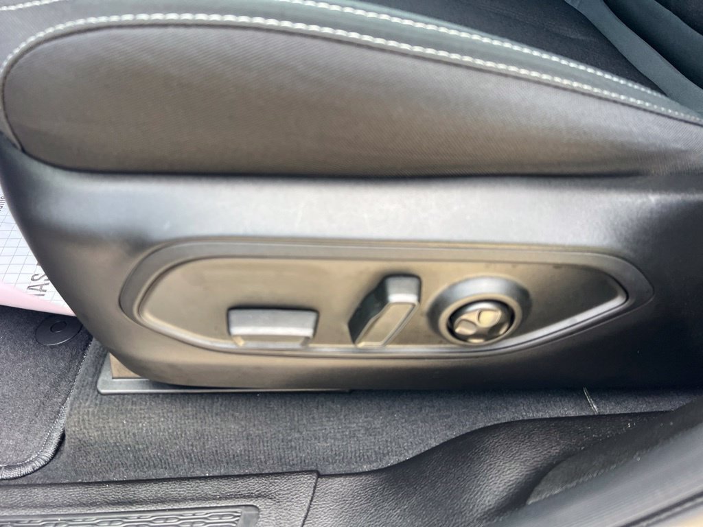 Used 2026 Jeep Grand Cherokee L Laredo RWD image 27