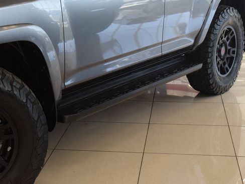 Used 2019 Toyota 4Runner SR5 AWD/4WD image 12