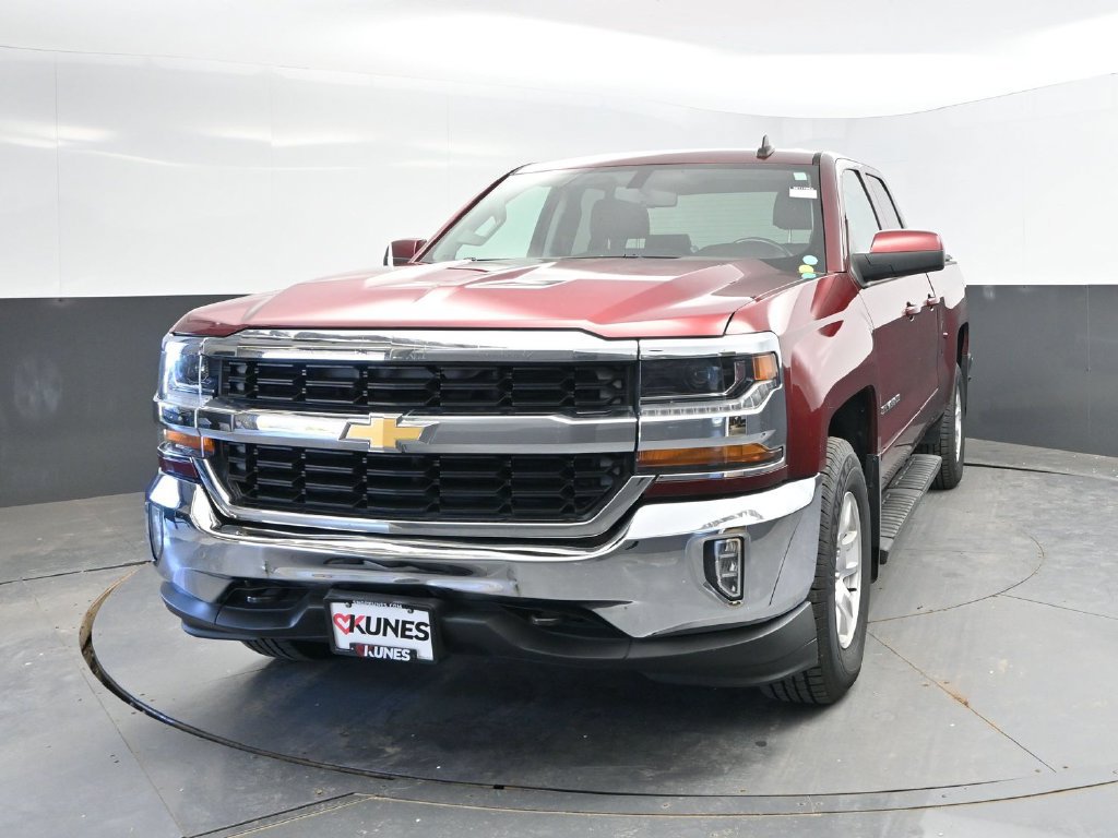 Used 2017 Chevrolet Silverado 1500 LT w/ All Star Edition AWD/4WD image 3
