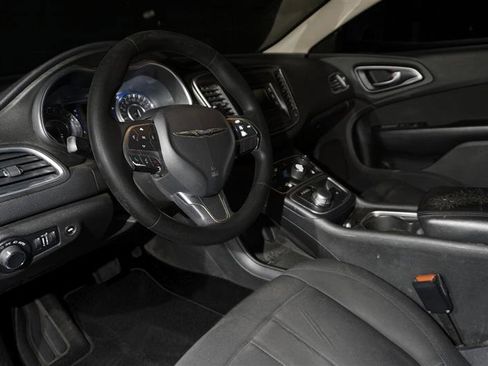 Used 2016 Chrysler 200 Limited image 12