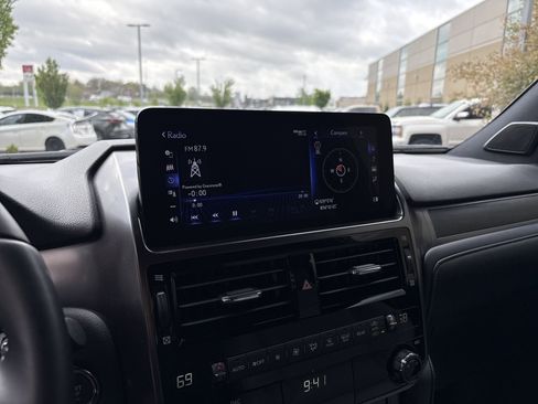 Used 2023 Lexus GX 460 w/ Black Line Special Edition image 23