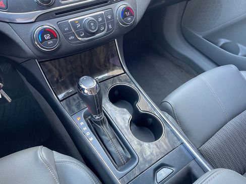 Used 2015 Chevrolet Impala LT FWD image 37