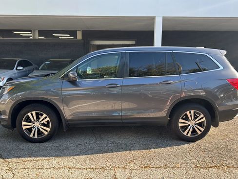 Used 2017 Honda Pilot EX image 4