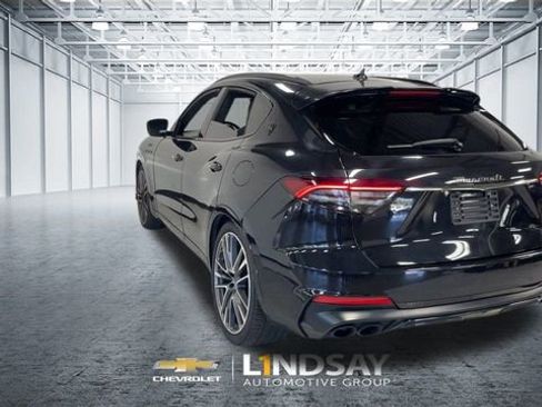 Used 2022 Maserati Levante Modena S image 8