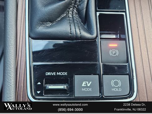 Used 2021 Toyota Sienna XLE image 13