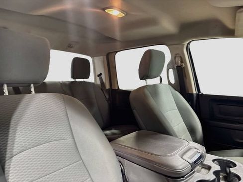 Used 2018 RAM 1500 Express AWD/4WD image 21
