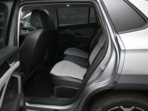 New 2026 Volkswagen Tiguan SE AWD/4WD image 11