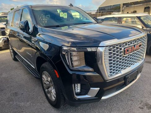 Used 2024 GMC Yukon XL Denali image 4