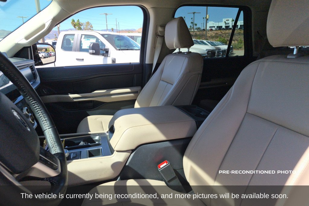 Used 2024 Ford Expedition XLT RWD image 11
