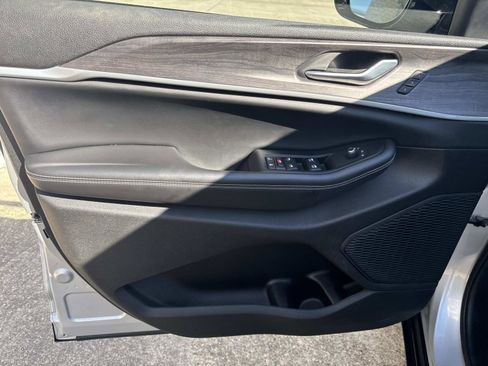 Used 2023 Jeep Grand Cherokee L Limited image 18