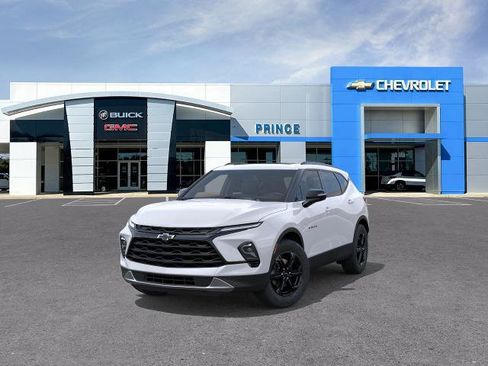 New 2026 Chevrolet Blazer LT w/ Sound & Technology Package FWD image 32