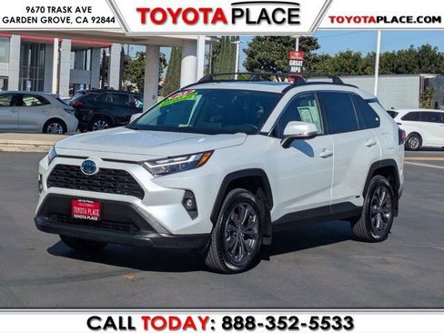 Used 2023 Toyota RAV4 XLE Premium image 1