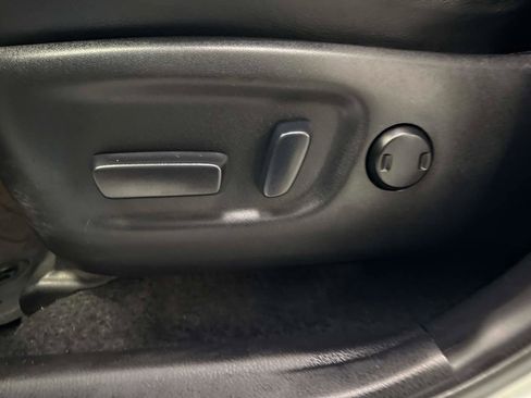 Used 2013 Toyota RAV4 Limited image 20