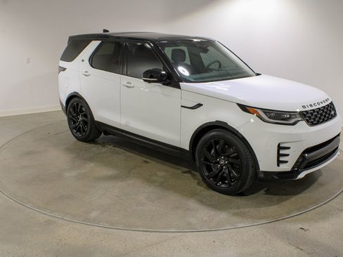 Used 2024 Land Rover Discovery Dynamic SE image 7