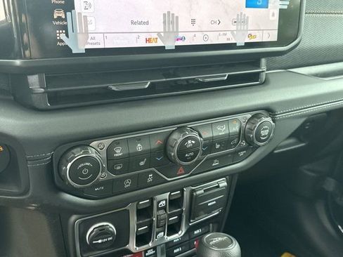 New 2025 Jeep Gladiator Mojave w/ Steel Bumper Group image 26