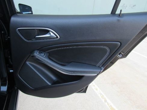 Used 2020 Mercedes-Benz GLA 250 w/ Premium Package image 26