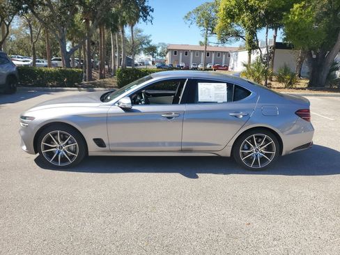 Used 2025 Genesis G70 2.5T image 7