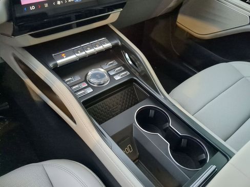 New 2026 Lincoln Nautilus Premier AWD/4WD image 20