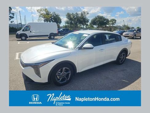 Used 2025 Kia K4 FWD image 1