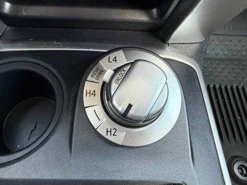 Used 2016 Toyota 4Runner SR5 AWD/4WD image 21