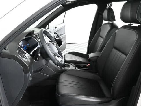 Used 2024 Volkswagen Tiguan SE R-Line FWD image 20