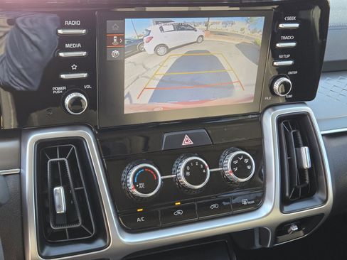 Certified 2022 Kia Sorento LX image 20