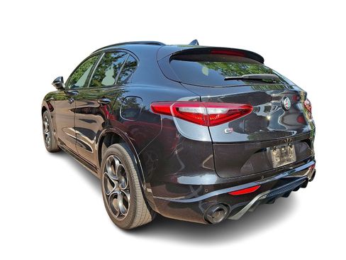 Used 2023 Alfa Romeo Stelvio Veloce AWD/4WD image 4