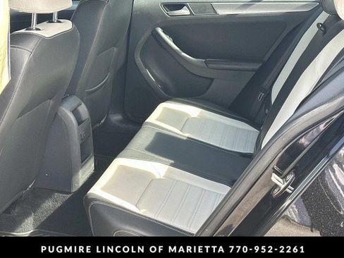 Used 2016 Volkswagen Jetta Sport image 11