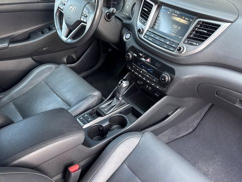 Used 2017 Hyundai Tucson Limited w/ Limited Ultimate Package 03 FWD image 18