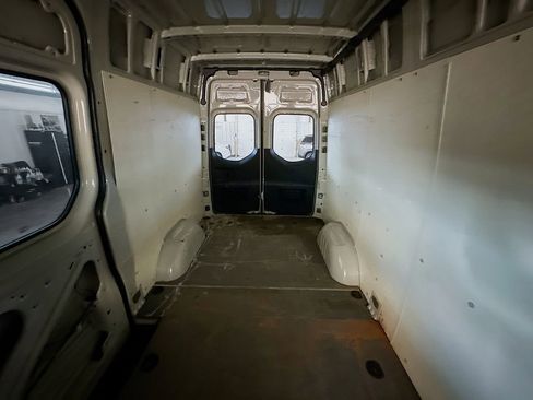 Used 2019 Freightliner Sprinter 144 RWD image 13