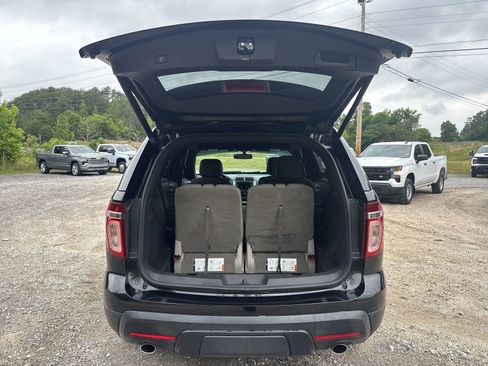 Used 2015 Ford Explorer XLT w/ Equipment Group 202B FWD image 26