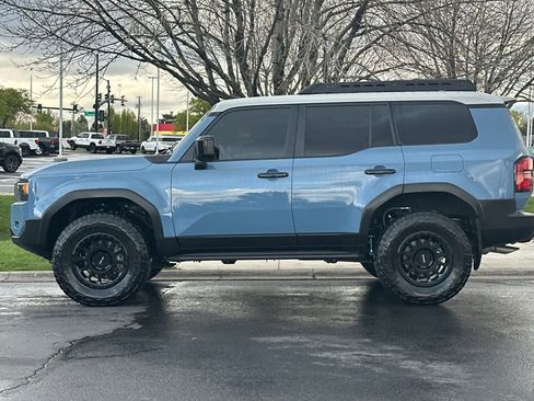 Used 2025 Toyota Land Cruiser image 5
