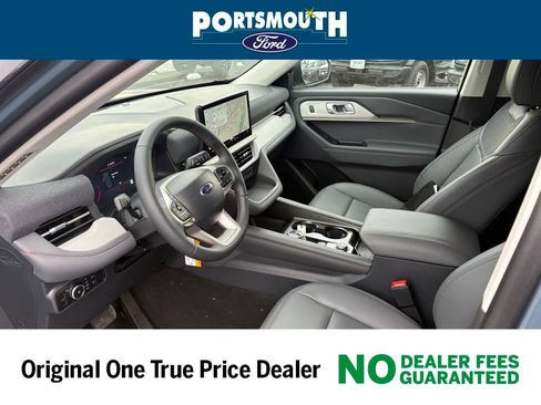 New 2026 Ford Explorer Active image 3
